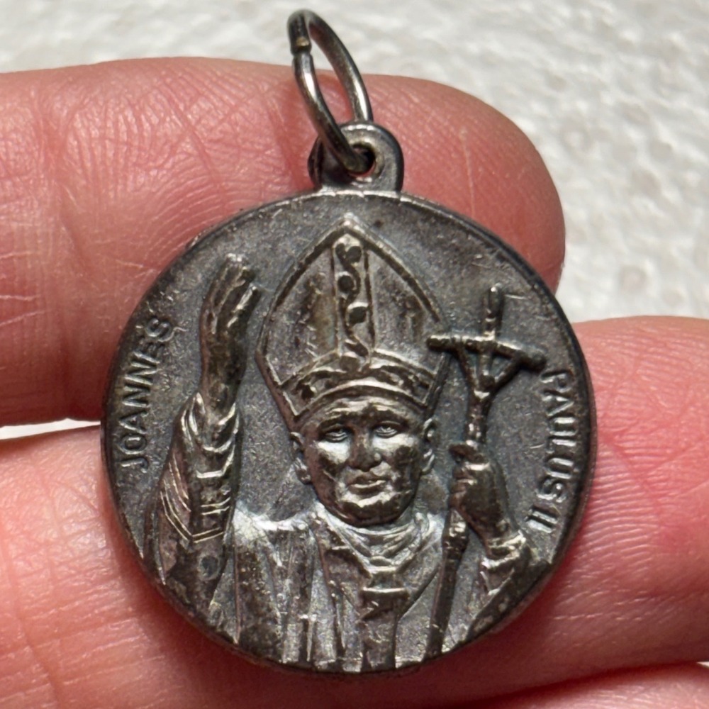 VTG 1983 Pope John Paul II Medal Pendant – Jubilaeum Redemptionis Catholic Charm